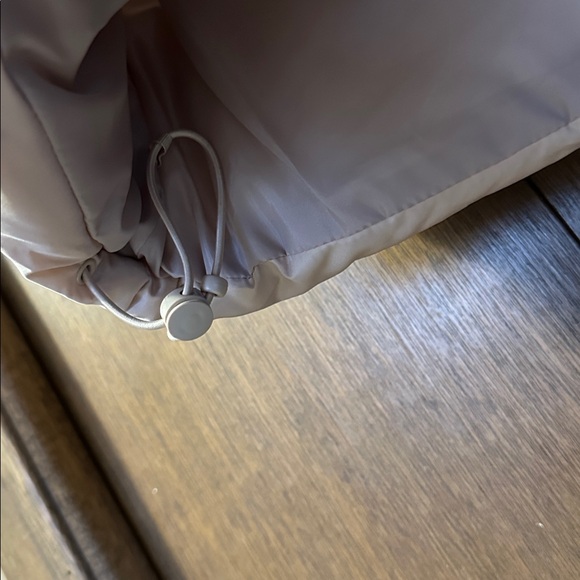 Aeropostale Light Beige Puffer Vest. Size large. No tags. Never worn. - Picture 2 of 5